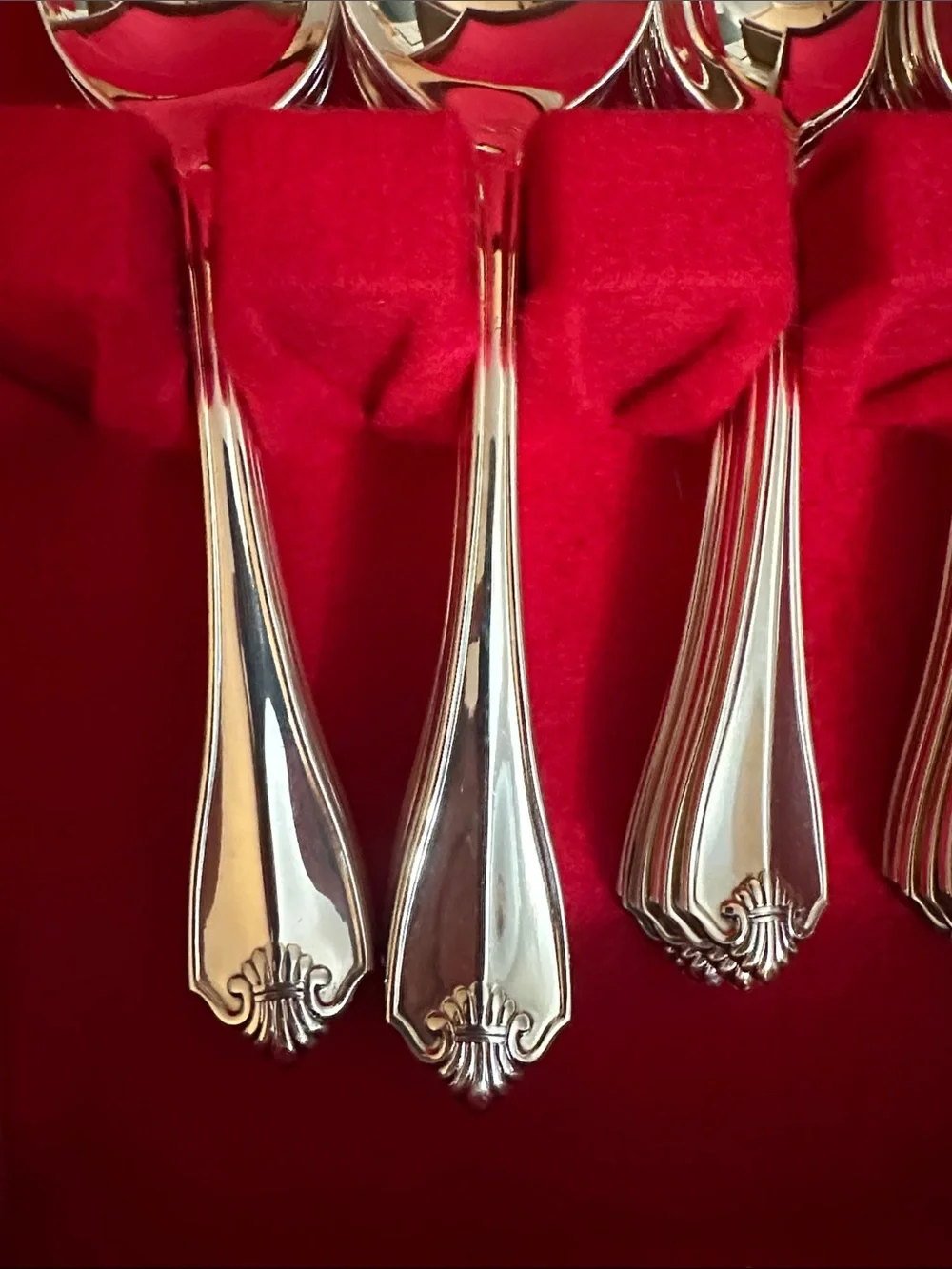 Oneida King James silver plated flatware and serving pieces
